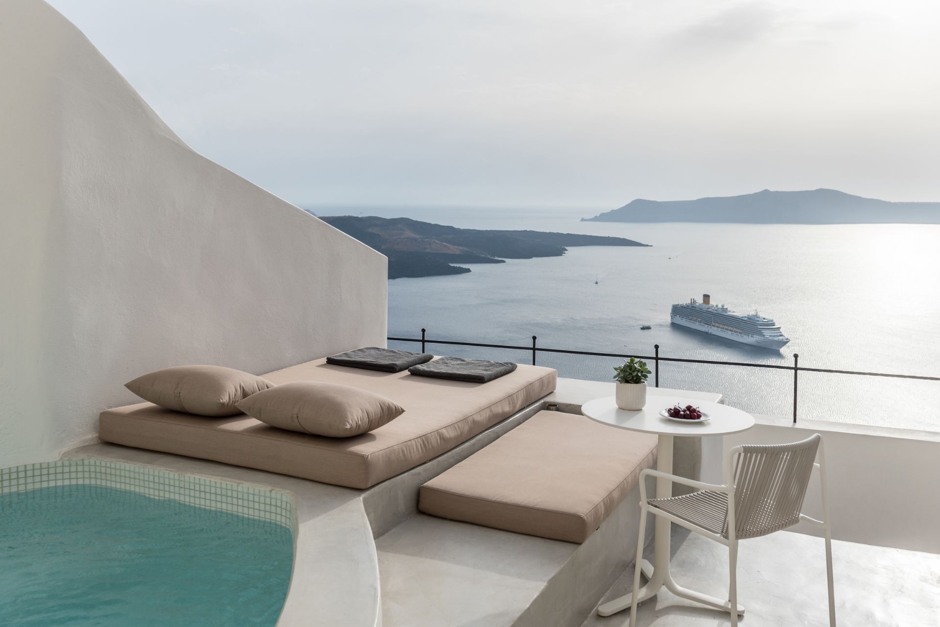Enigma Suites Santorini